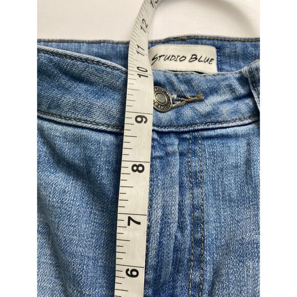 Studio Blue Light Wash Denim Distressed Jeans Women's Size 31 - Picture 5 of 7